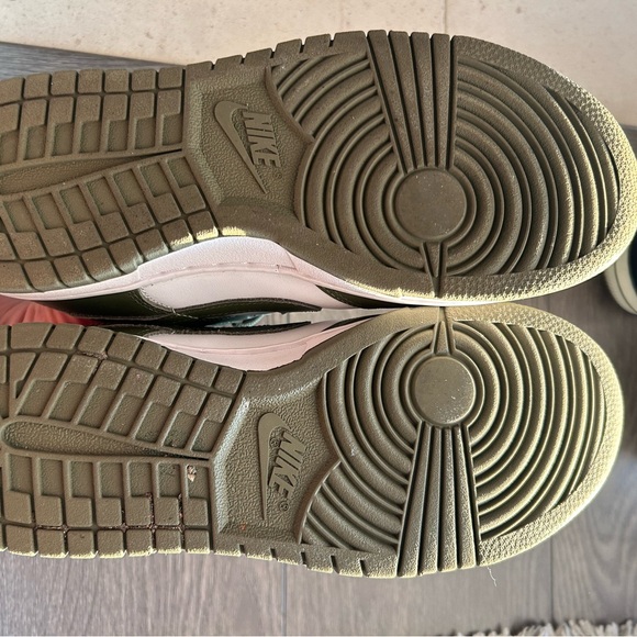 ‼️SOLD‼️Nike dunk lows- olive - Picture 3 of 3
